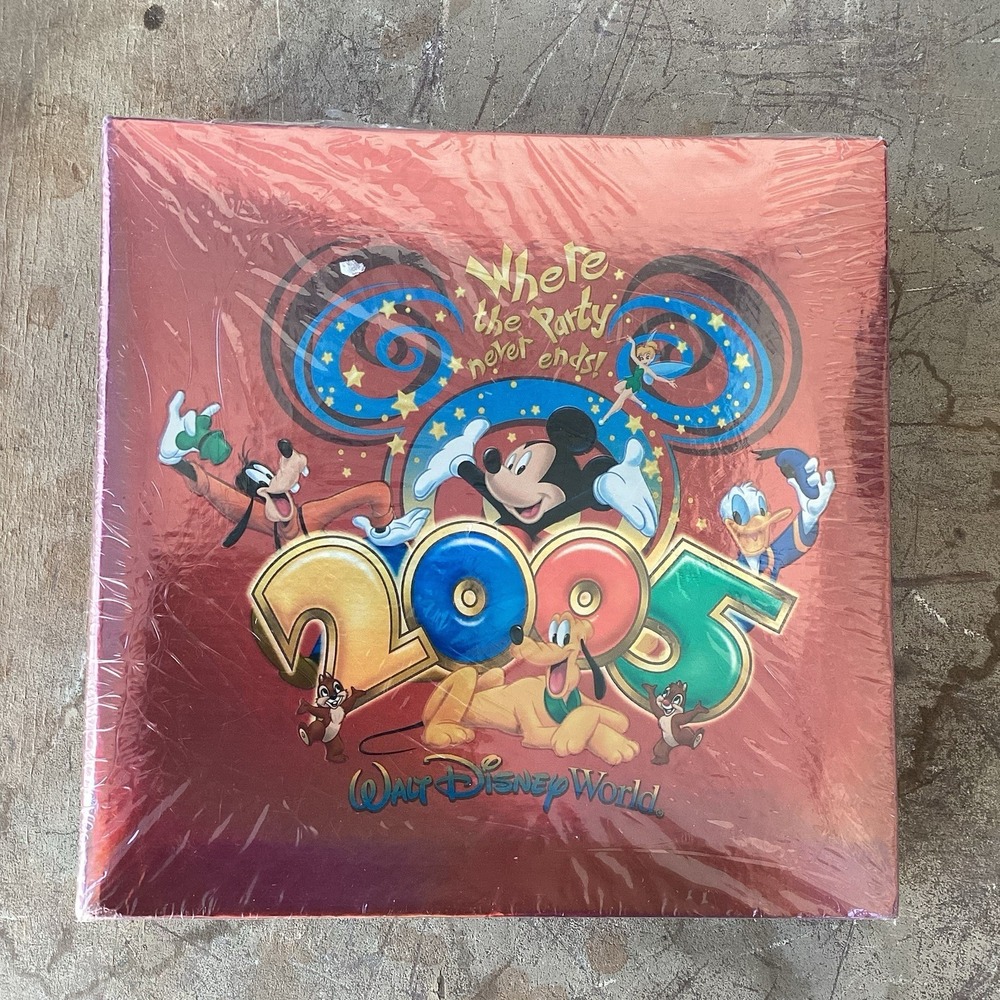 2005 Disneyland Photo Album New Vintage Disney Souvenir Chubby Book